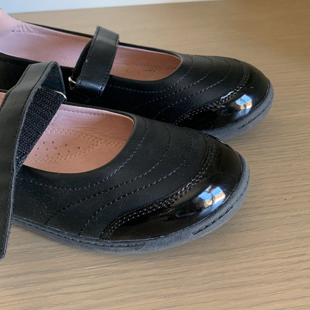 Girls Black Classic Velcro Closure